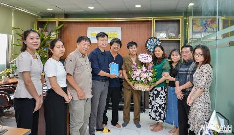Hội Nghệ sĩ Nhiếp ảnh Việt Nam chúc mừng Tạp chí Nhiếp ảnh và Đời sống nhân Ngày Báo chí Cách mạng Việt Nam