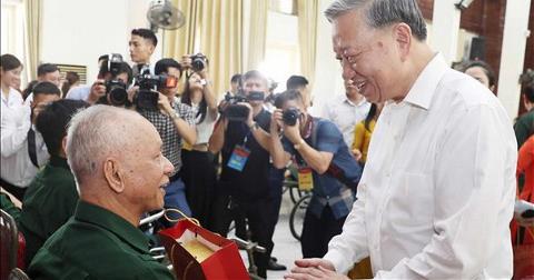 UỐNG NƯỚC NHỚ NGUỒN