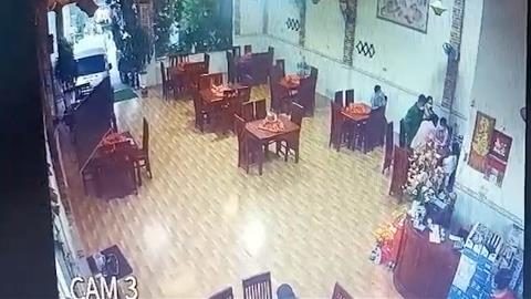 Vụ án “Chống người thi hành công vụ” tại Đức Trọng, Lâm đồng: Hé lộ clip khi đoàn kiểm tra vào quán