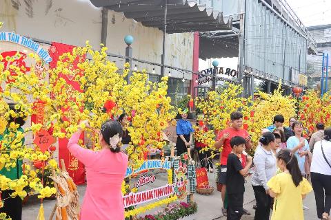 Khoảng 10.000 người dự Ngày hội “Xuân đoàn kết – Tết nghĩa tình” TP.HCM