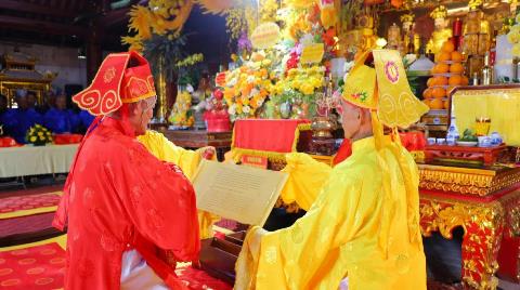 Trang nghiêm Lễ hội Đền Ông Hoàng Mười năm 2025