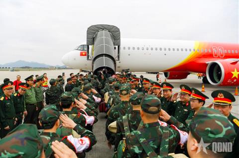 Hình ảnh lực lượng Công an, Quân đội lên đường sang Myanmar hỗ trợ khắc phục hậu quả động đất