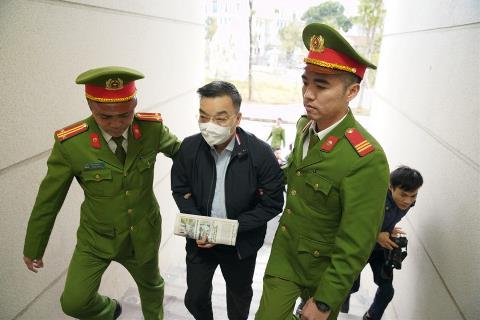 Xét xử 2 cựu Bộ trưởng cùng ông chủ Việt Á trong vụ án kit test Covid-19