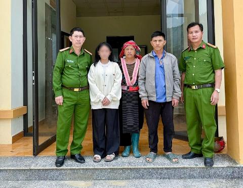 Rủ rê thiếu nữ 16 tuổi ở Lai Châu xuống Hà Nội chơi rồi khống chế, đòi tiền chuộc