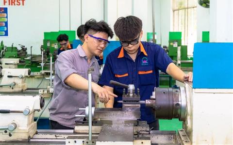 Tên trường nghề không được vi phạm truyền thống lịch sử, thuần phong mĩ tục