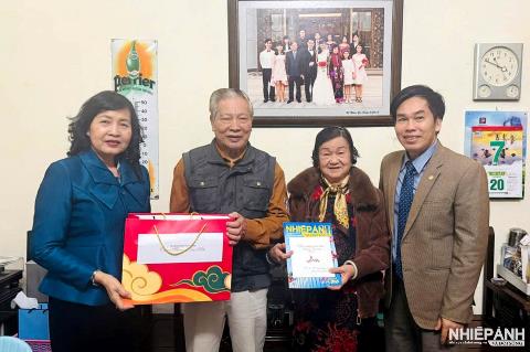 Lãnh đạo Hội Nghệ sĩ Nhiếp ảnh Việt Nam thăm, chúc Tết các nghệ sĩ nhiếp ảnh nhân dịp Xuân Bính Ngọ 2026