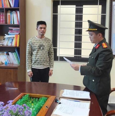 Khởi tố hai đối tượng làm giả giấy khám sức khỏe, bán cho người xin việc