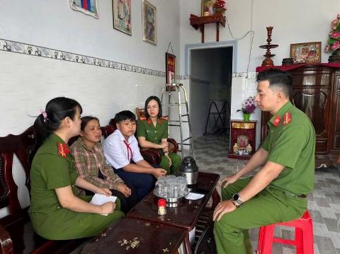 “Con nuôi Công an xã” - Lan tỏa yêu thương, chắp cánh ước mơ cho trẻ em khó khăn